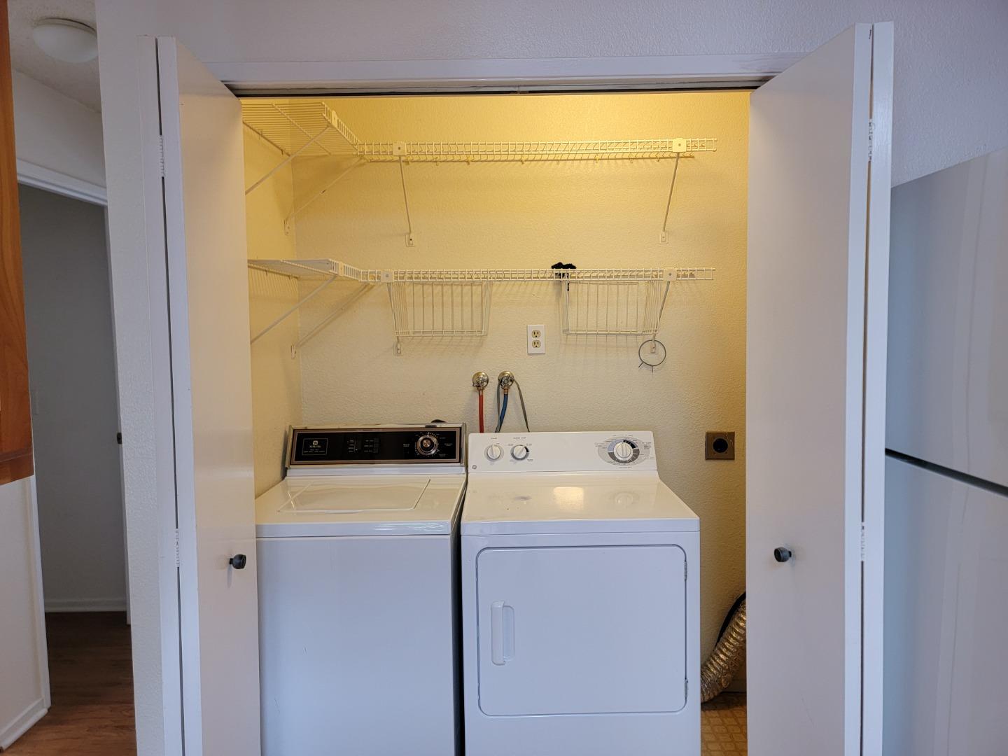 Detail Gallery Image 15 of 18 For 141 Peach Ter, Santa Cruz,  CA 95060 - 2 Beds | 1 Baths