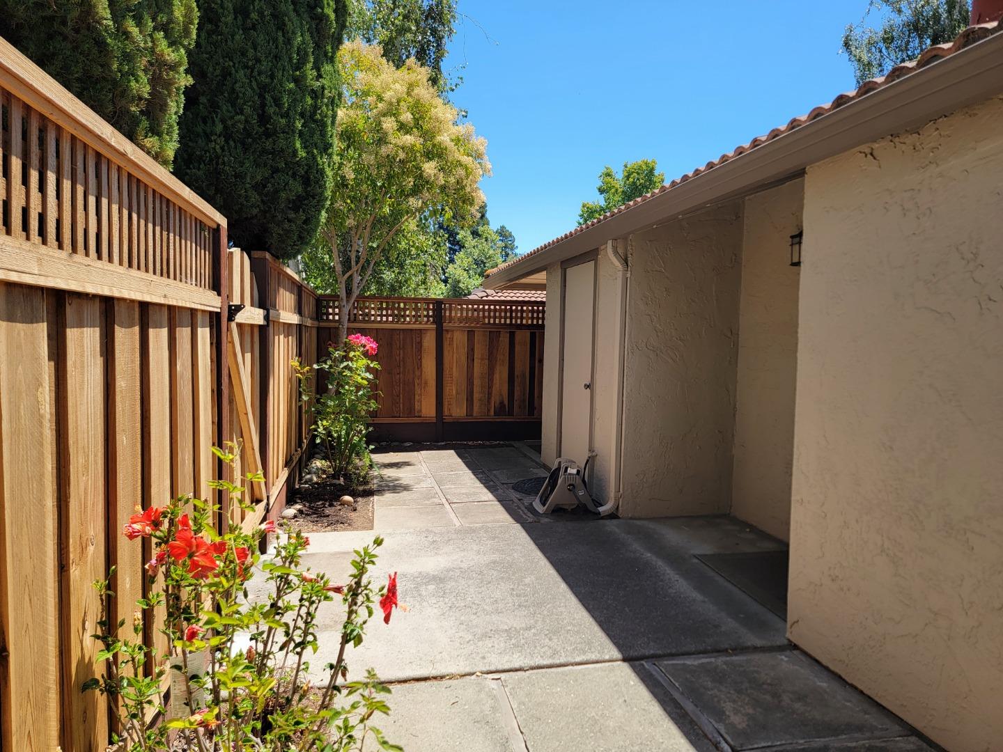 Detail Gallery Image 16 of 18 For 141 Peach Ter, Santa Cruz,  CA 95060 - 2 Beds | 1 Baths