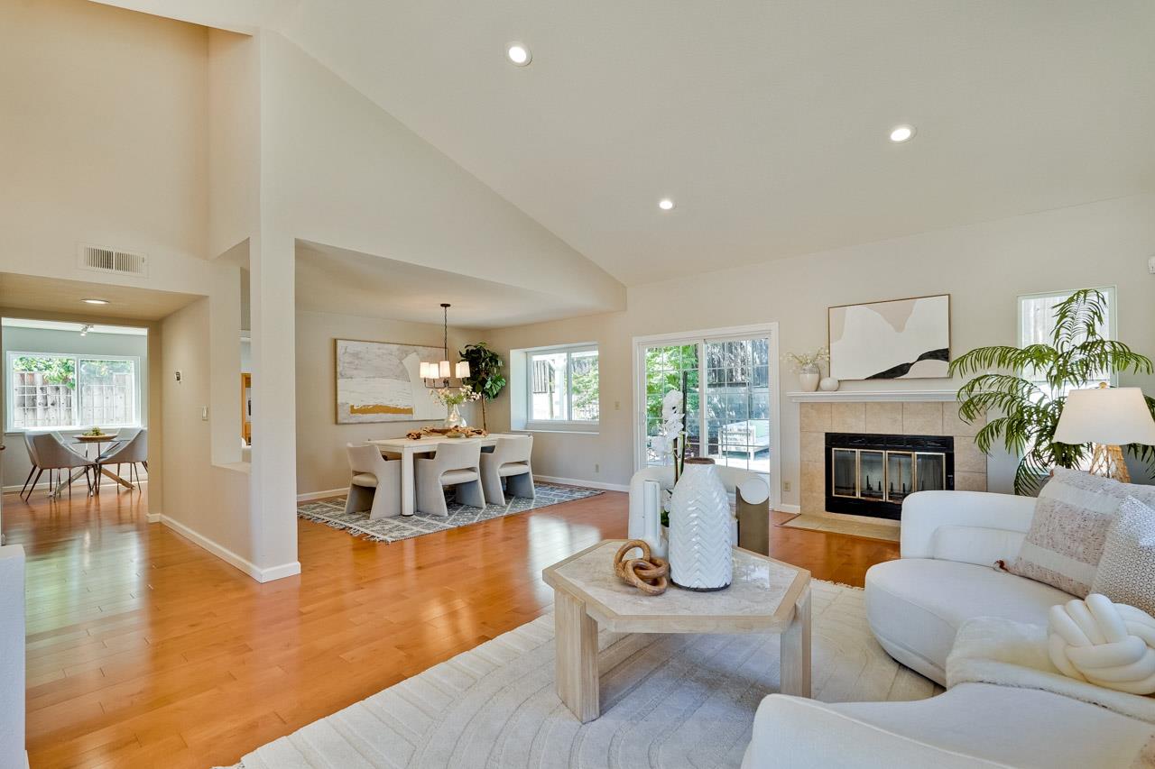 Detail Gallery Image 10 of 60 For 7859 Creekline Dr, Cupertino,  CA 95014 - 4 Beds | 2/1 Baths