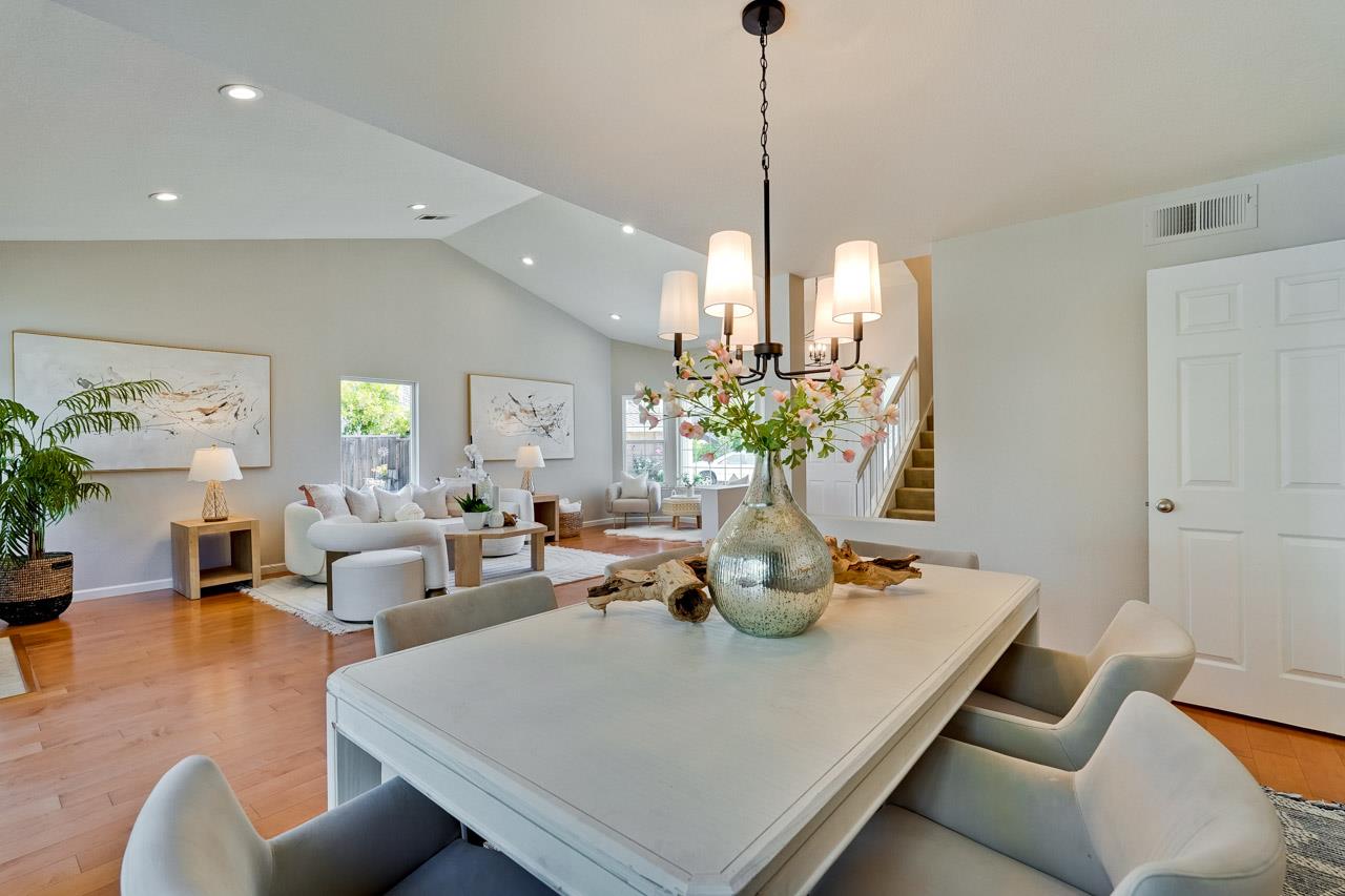 Detail Gallery Image 13 of 60 For 7859 Creekline Dr, Cupertino,  CA 95014 - 4 Beds | 2/1 Baths