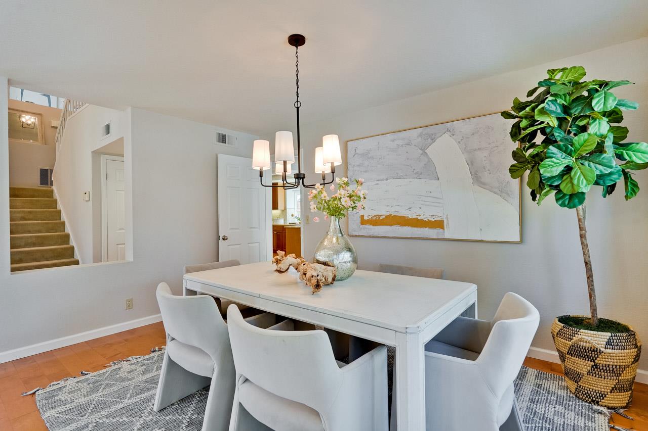 Detail Gallery Image 14 of 60 For 7859 Creekline Dr, Cupertino,  CA 95014 - 4 Beds | 2/1 Baths