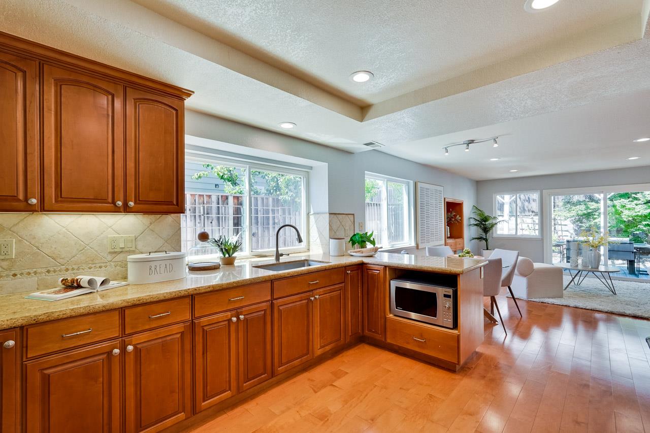 Detail Gallery Image 16 of 60 For 7859 Creekline Dr, Cupertino,  CA 95014 - 4 Beds | 2/1 Baths