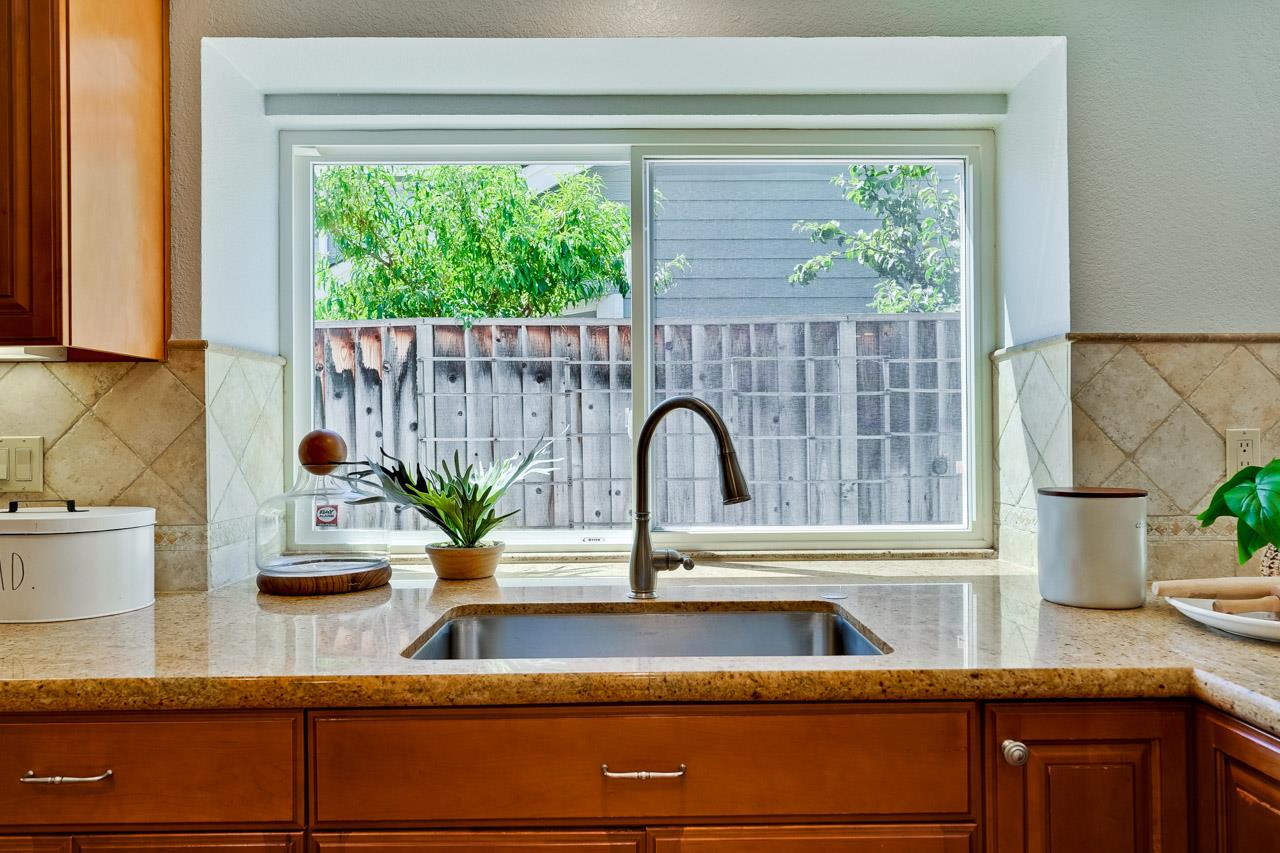 Detail Gallery Image 23 of 60 For 7859 Creekline Dr, Cupertino,  CA 95014 - 4 Beds | 2/1 Baths