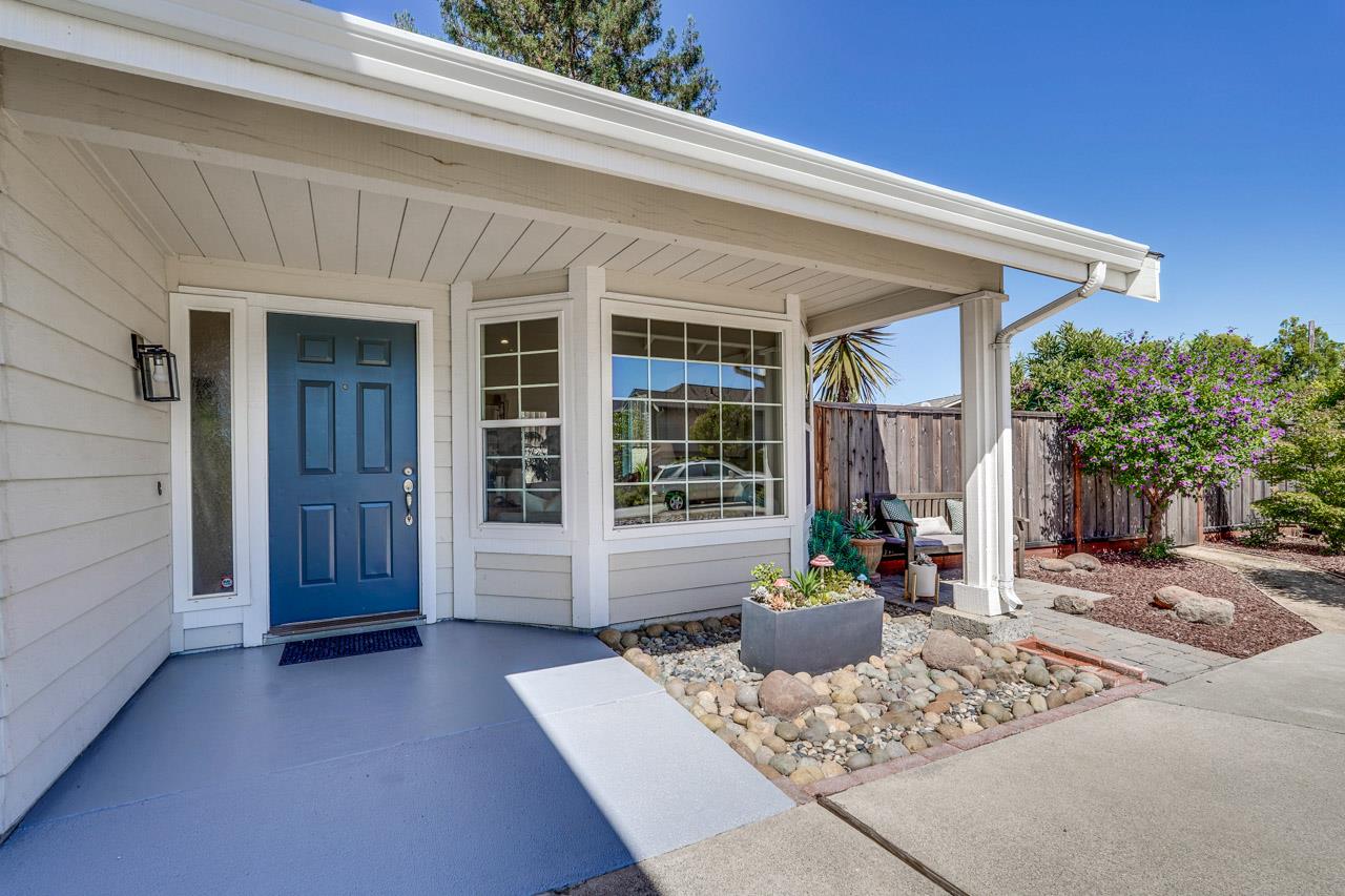Detail Gallery Image 3 of 60 For 7859 Creekline Dr, Cupertino,  CA 95014 - 4 Beds | 2/1 Baths