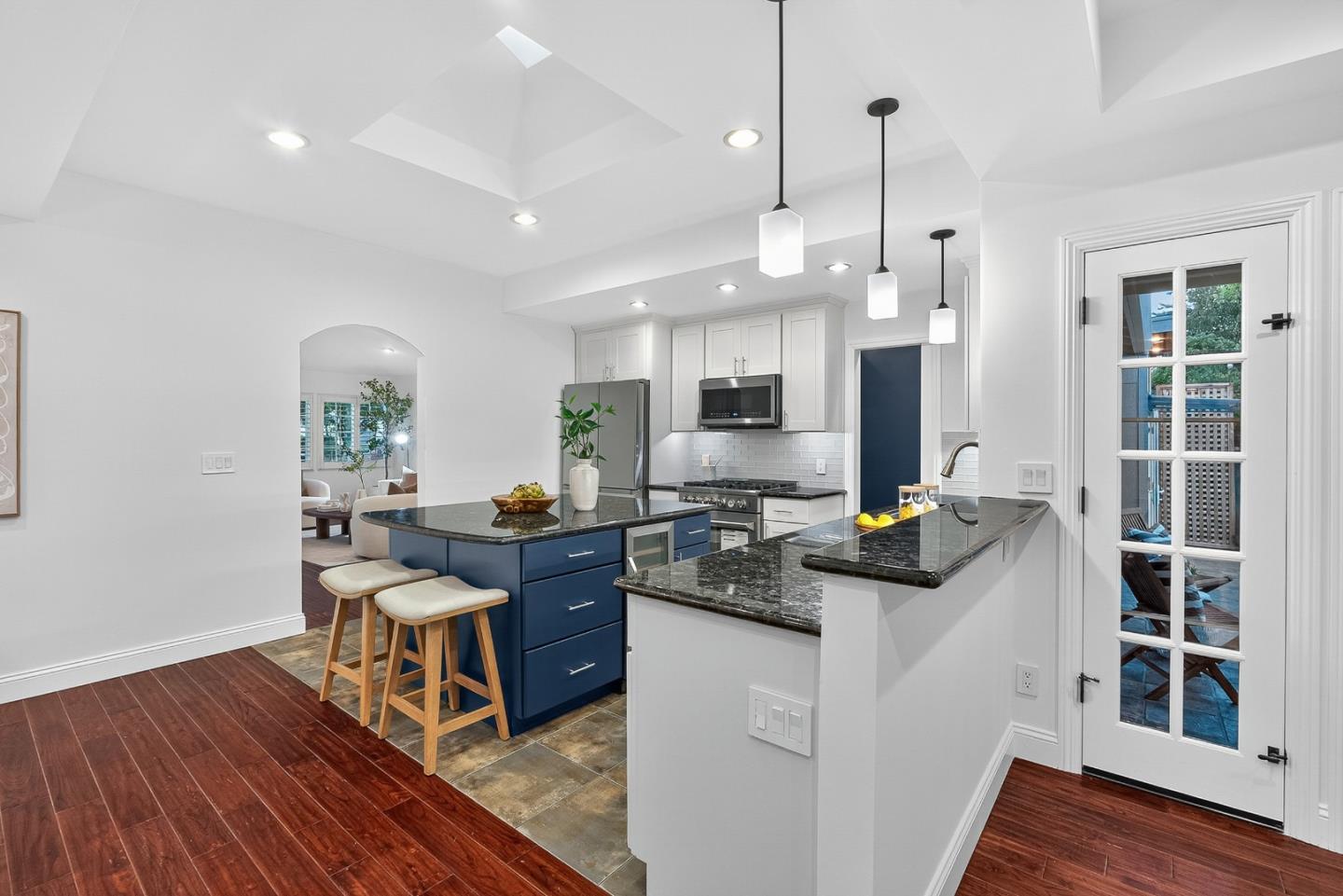Detail Gallery Image 11 of 71 For 543 Toft St, Mountain View,  CA 94041 - 3 Beds | 2 Baths