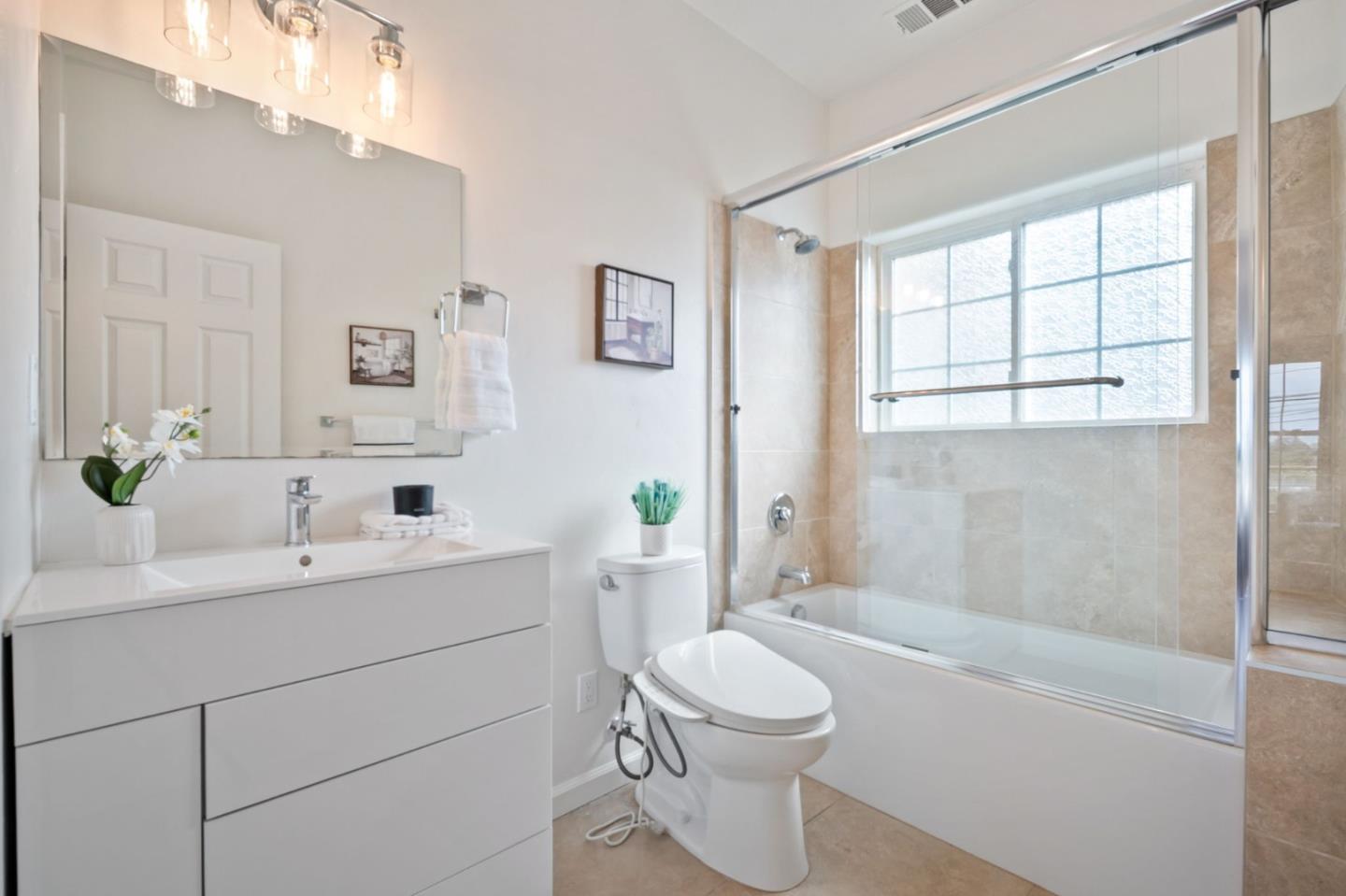 Detail Gallery Image 17 of 38 For 381 Huntington Ave, San Bruno,  CA 94066 - 5 Beds | 4 Baths