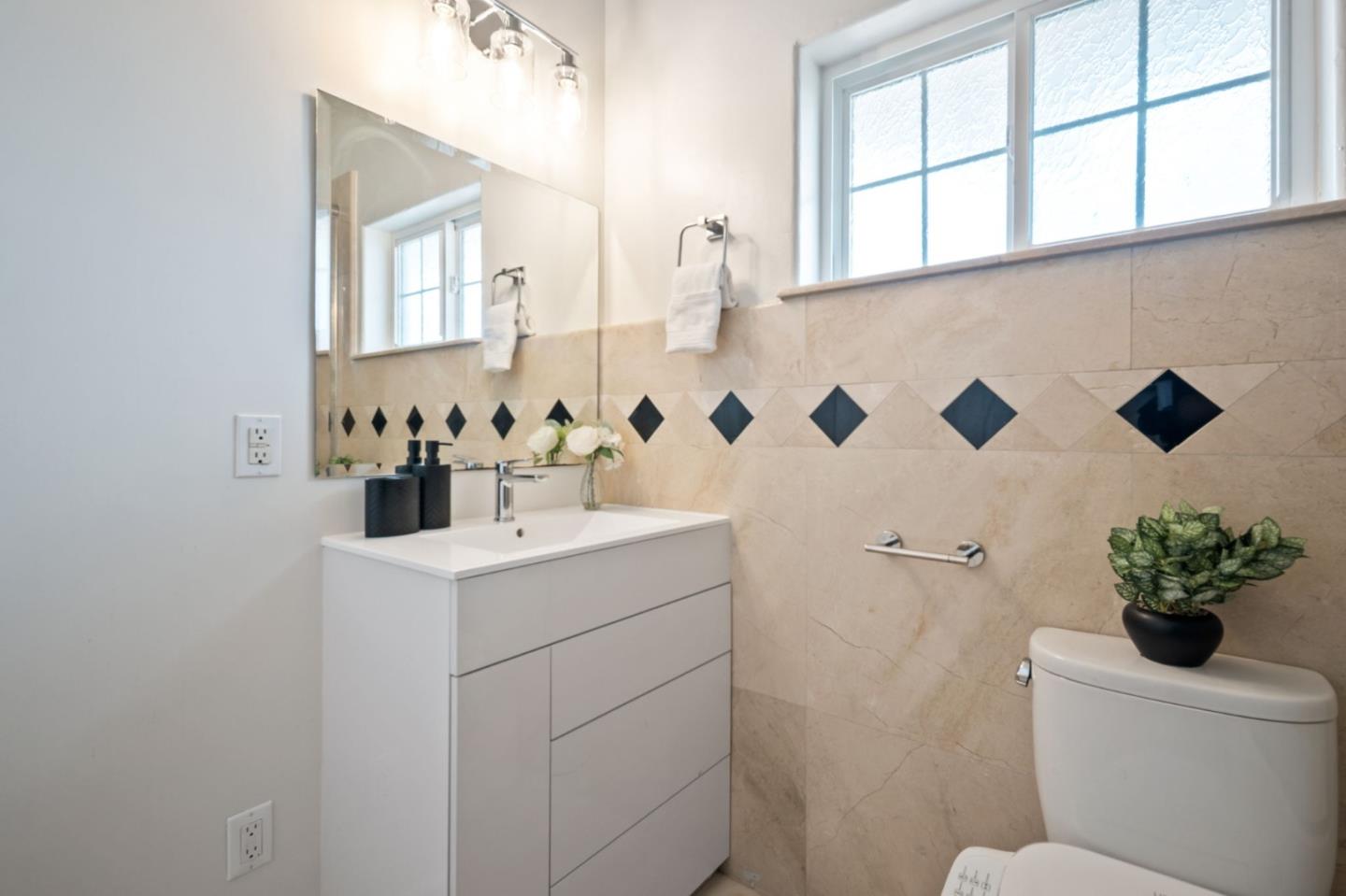Detail Gallery Image 21 of 38 For 381 Huntington Ave, San Bruno,  CA 94066 - 5 Beds | 4 Baths