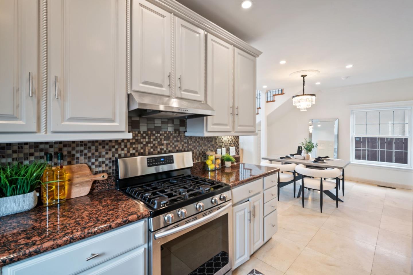 Detail Gallery Image 6 of 38 For 381 Huntington Ave, San Bruno,  CA 94066 - 5 Beds | 4 Baths