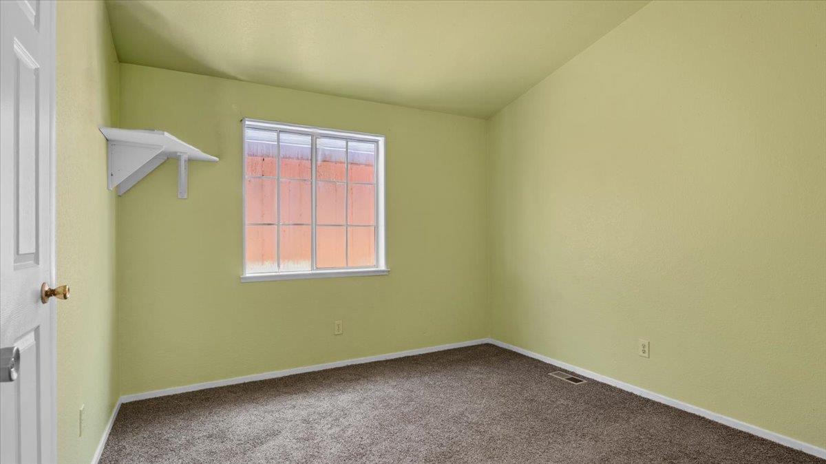 Detail Gallery Image 14 of 28 For 704 Garner Ave #3,  Salinas,  CA 93905 - 3 Beds | 2 Baths