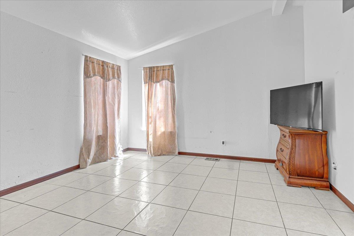 Detail Gallery Image 17 of 28 For 704 Garner Ave #3,  Salinas,  CA 93905 - 3 Beds | 2 Baths