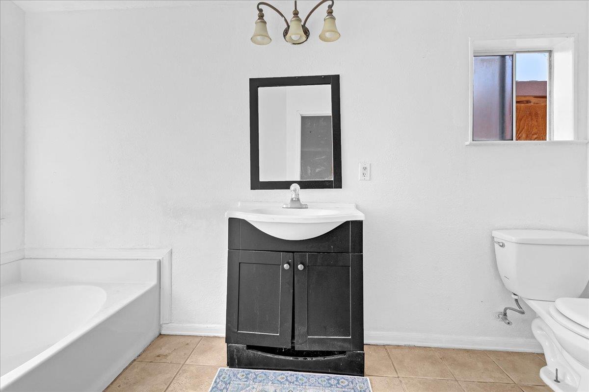 Detail Gallery Image 21 of 28 For 704 Garner Ave #3,  Salinas,  CA 93905 - 3 Beds | 2 Baths