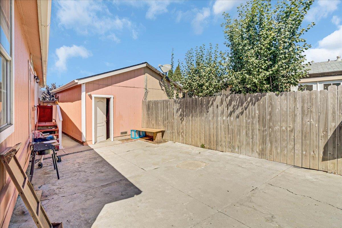 Detail Gallery Image 25 of 28 For 704 Garner Ave #3,  Salinas,  CA 93905 - 3 Beds | 2 Baths