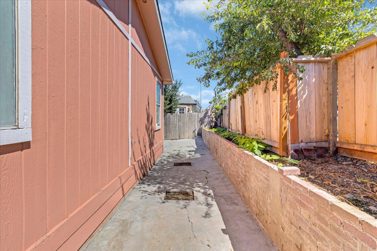 Detail Gallery Image 26 of 28 For 704 Garner Ave #3,  Salinas,  CA 93905 - 3 Beds | 2 Baths