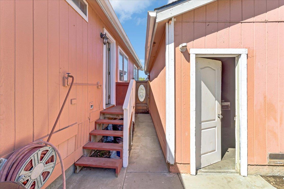 Detail Gallery Image 27 of 28 For 704 Garner Ave #3,  Salinas,  CA 93905 - 3 Beds | 2 Baths