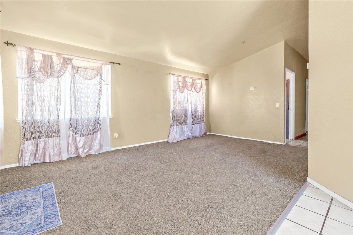 Detail Gallery Image 6 of 28 For 704 Garner Ave #3,  Salinas,  CA 93905 - 3 Beds | 2 Baths