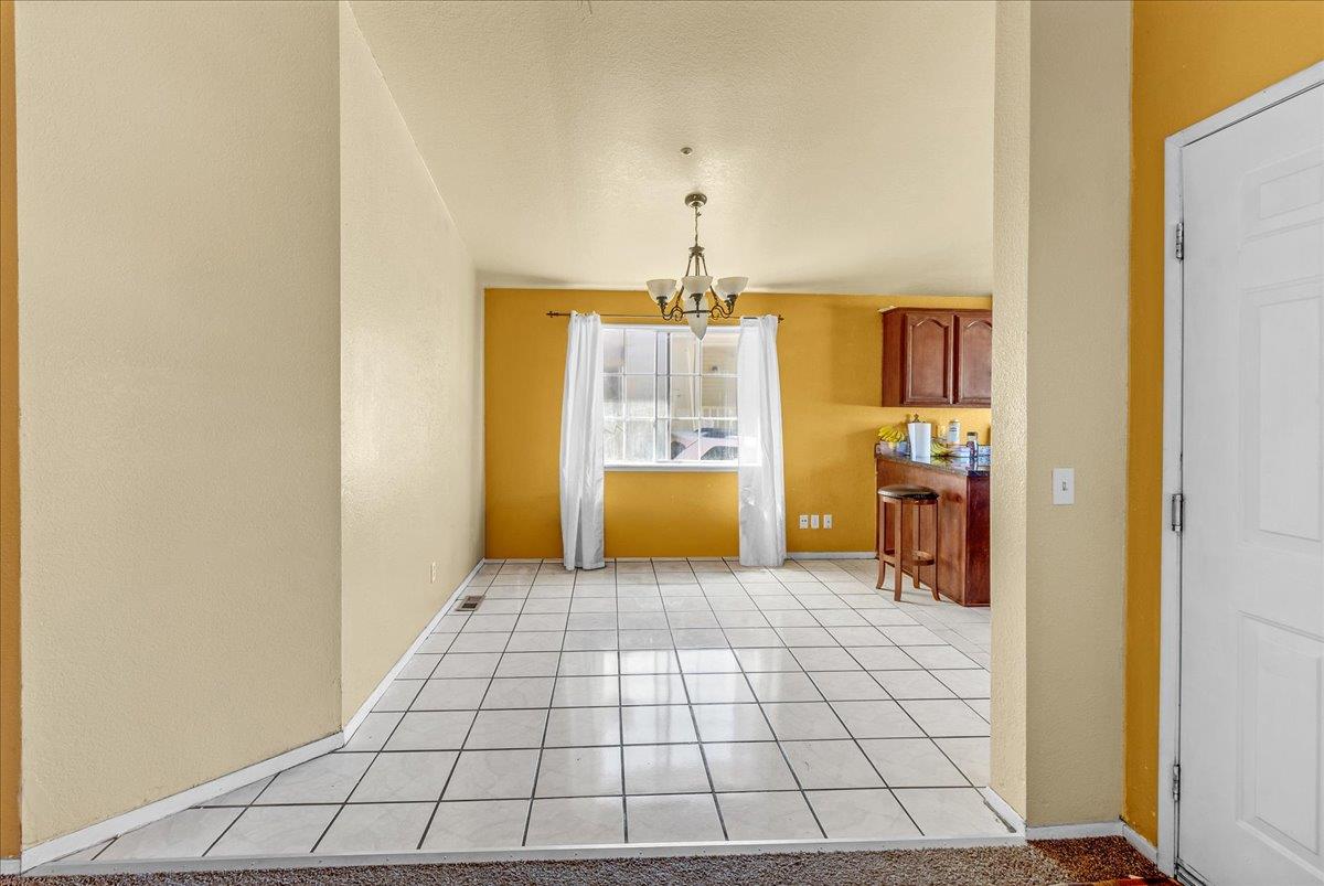Detail Gallery Image 8 of 28 For 704 Garner Ave #3,  Salinas,  CA 93905 - 3 Beds | 2 Baths