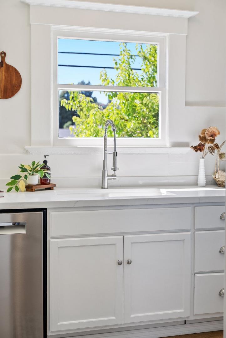 Detail Gallery Image 19 of 73 For 331 Van Ness Ave, Santa Cruz,  CA 95060 - 3 Beds | 1 Baths