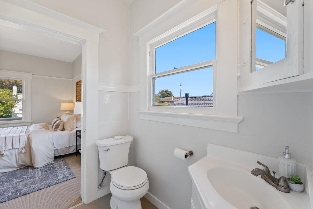 Detail Gallery Image 30 of 73 For 331 Van Ness Ave, Santa Cruz,  CA 95060 - 3 Beds | 1 Baths