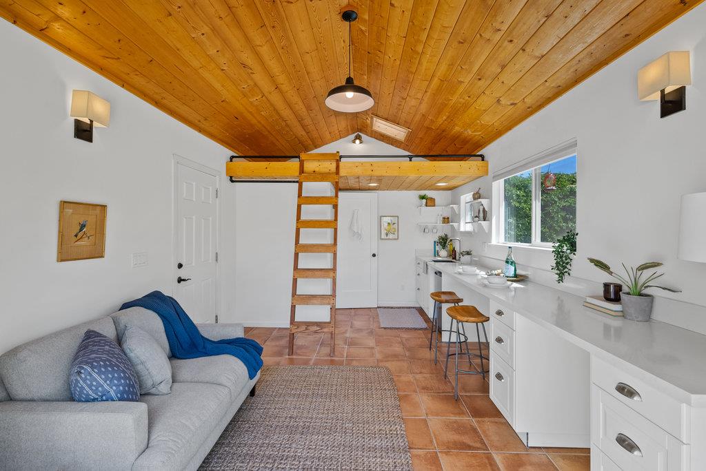 Detail Gallery Image 39 of 73 For 331 Van Ness Ave, Santa Cruz,  CA 95060 - 3 Beds | 1 Baths