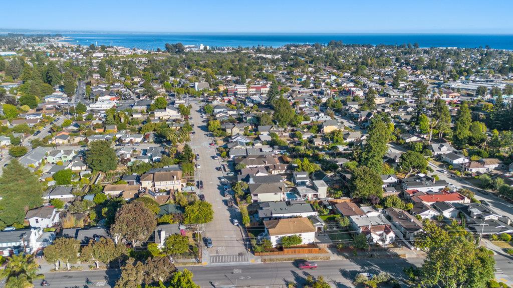 Detail Gallery Image 67 of 73 For 331 Van Ness Ave, Santa Cruz,  CA 95060 - 3 Beds | 1 Baths