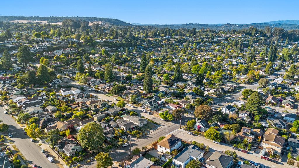 Detail Gallery Image 69 of 73 For 331 Van Ness Ave, Santa Cruz,  CA 95060 - 3 Beds | 1 Baths