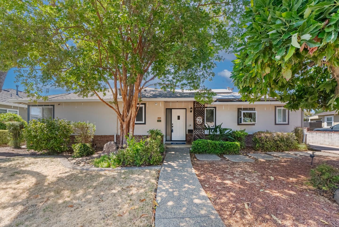 Detail Gallery Image 1 of 51 For 701 S Clover Ave, San Jose,  CA 95128 - 3 Beds | 2 Baths
