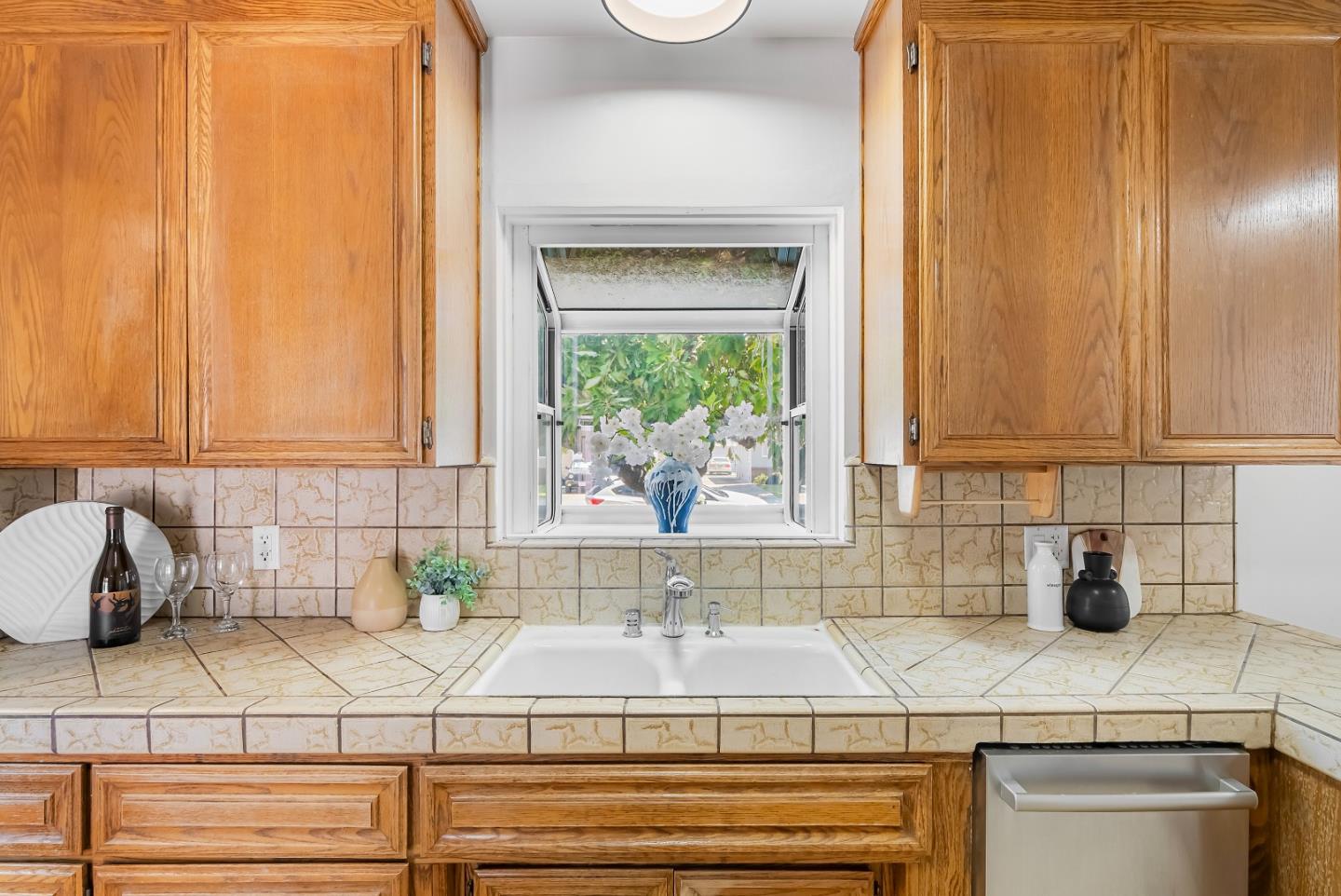 Detail Gallery Image 13 of 51 For 701 S Clover Ave, San Jose,  CA 95128 - 3 Beds | 2 Baths