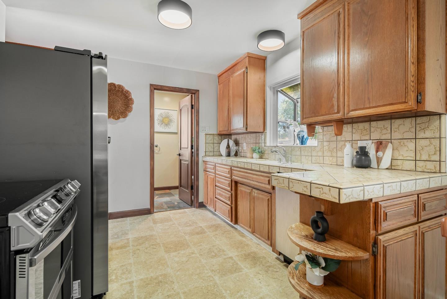 Detail Gallery Image 14 of 51 For 701 S Clover Ave, San Jose,  CA 95128 - 3 Beds | 2 Baths