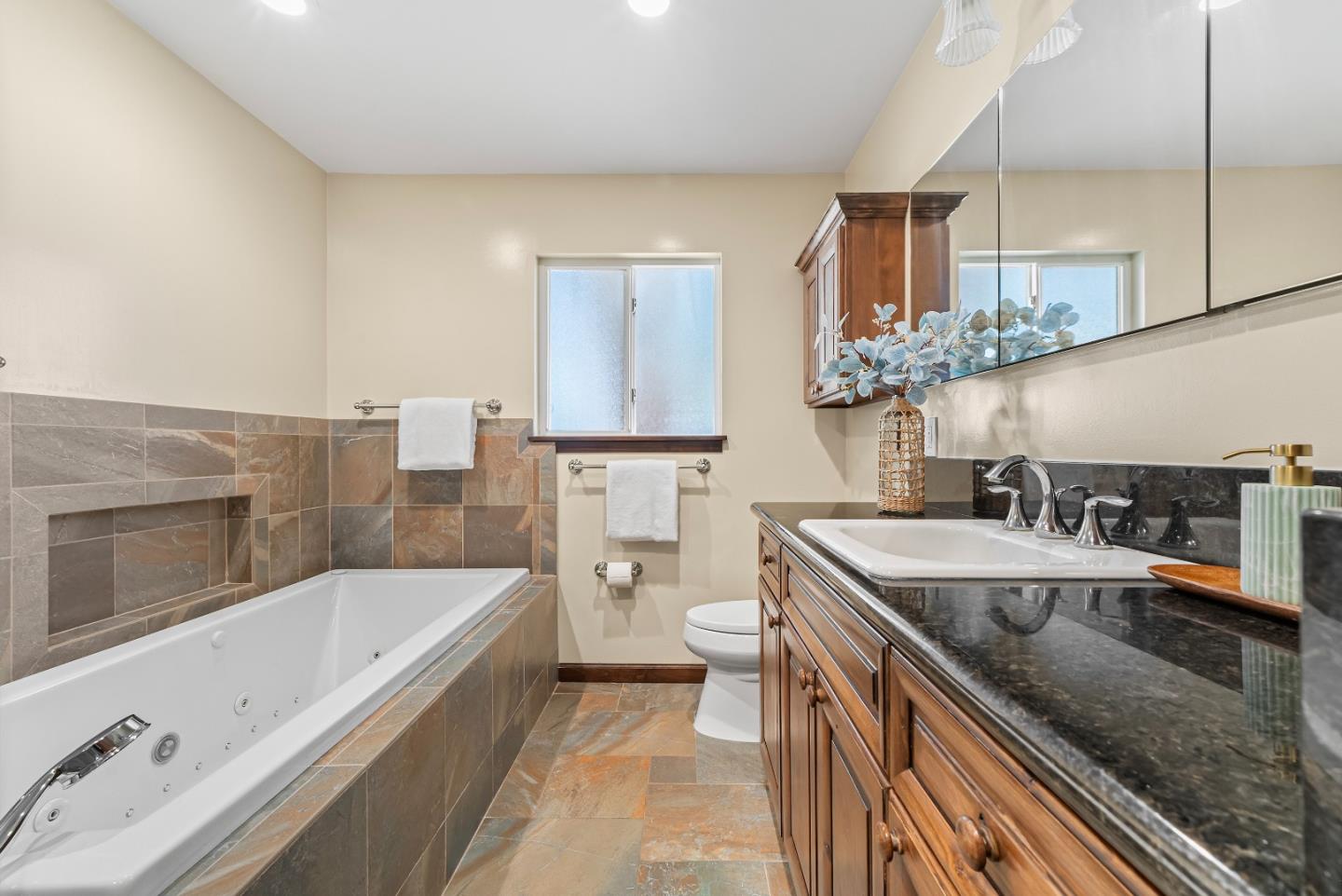 Detail Gallery Image 29 of 51 For 701 S Clover Ave, San Jose,  CA 95128 - 3 Beds | 2 Baths