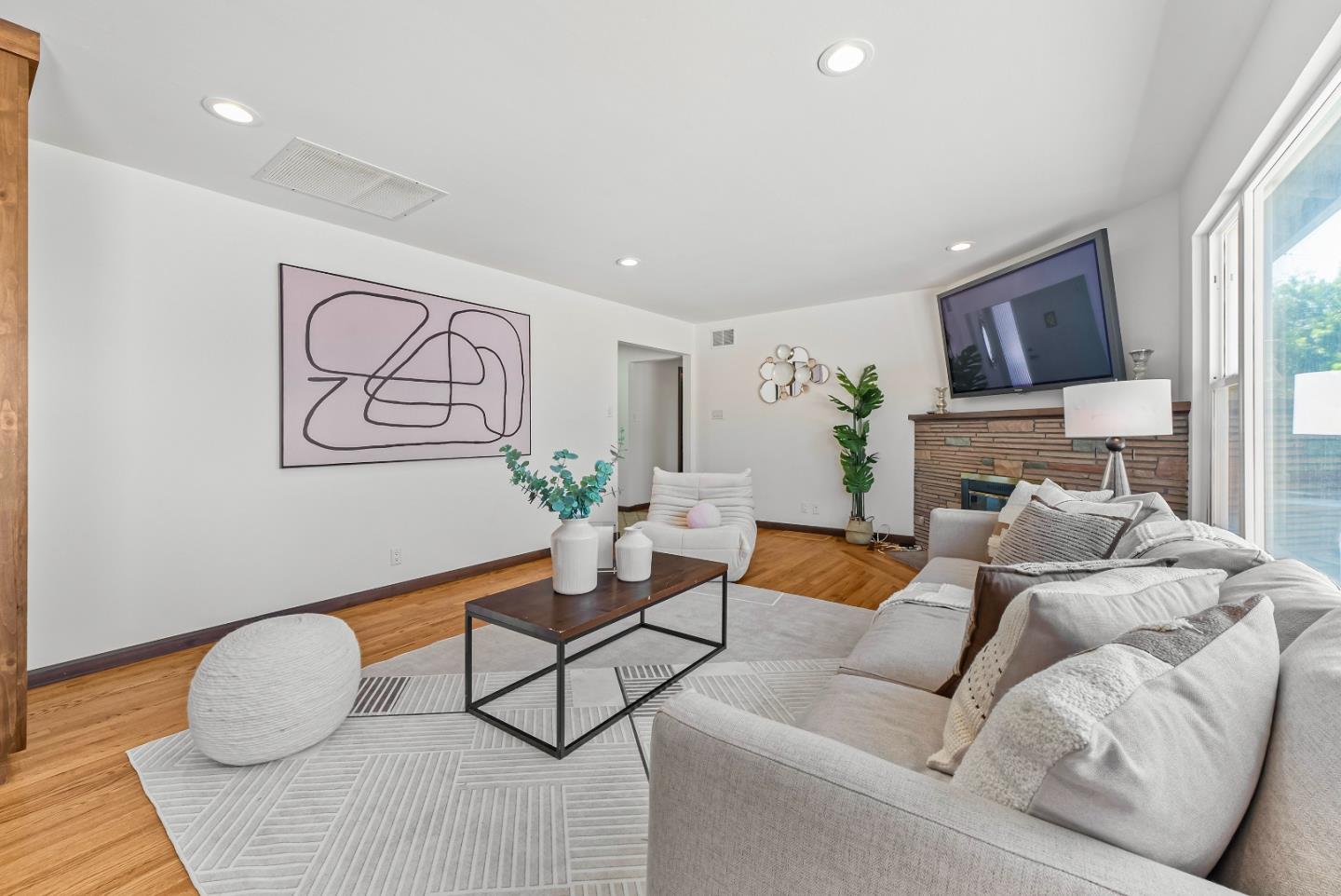 Detail Gallery Image 7 of 51 For 701 S Clover Ave, San Jose,  CA 95128 - 3 Beds | 2 Baths