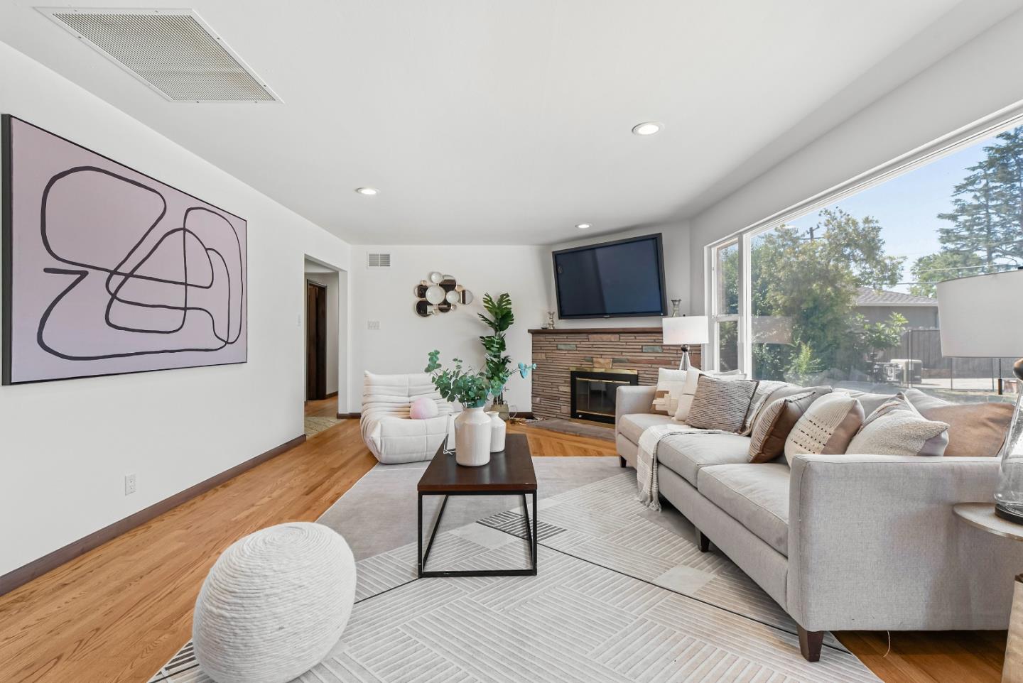 Detail Gallery Image 8 of 51 For 701 S Clover Ave, San Jose,  CA 95128 - 3 Beds | 2 Baths