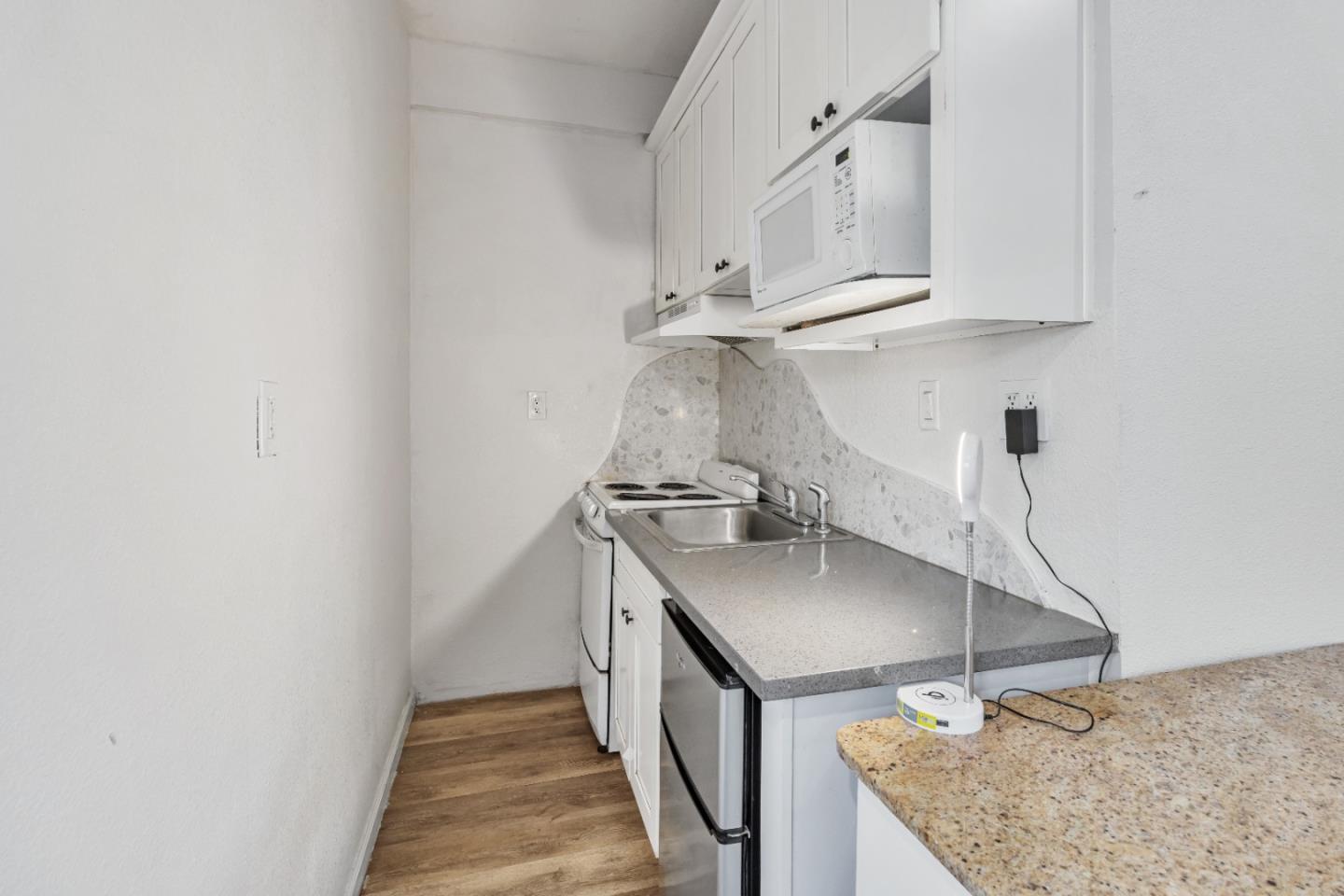 Detail Gallery Image 16 of 48 For 1394 Glacier Dr, Milpitas,  CA 95035 - 5 Beds | 2/1 Baths