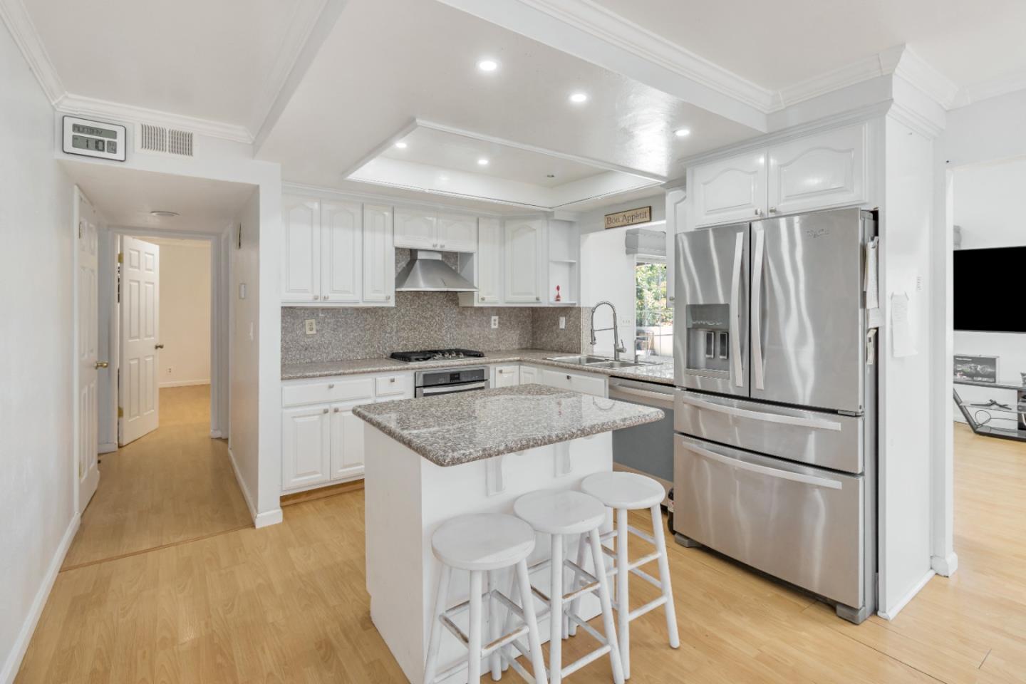 Detail Gallery Image 17 of 48 For 1394 Glacier Dr, Milpitas,  CA 95035 - 5 Beds | 2/1 Baths