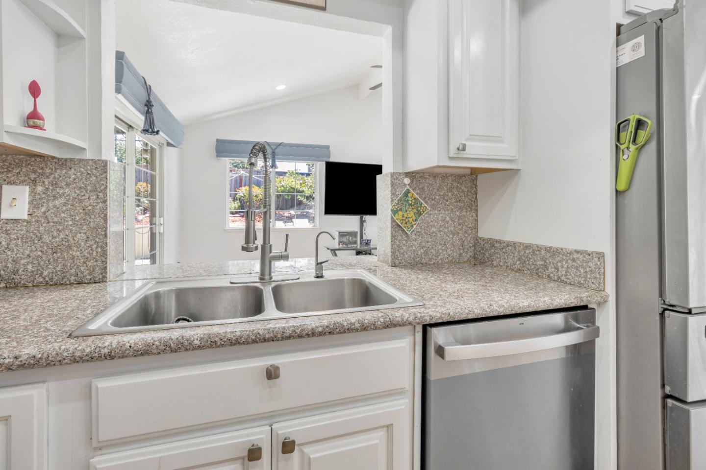 Detail Gallery Image 21 of 48 For 1394 Glacier Dr, Milpitas,  CA 95035 - 5 Beds | 2/1 Baths