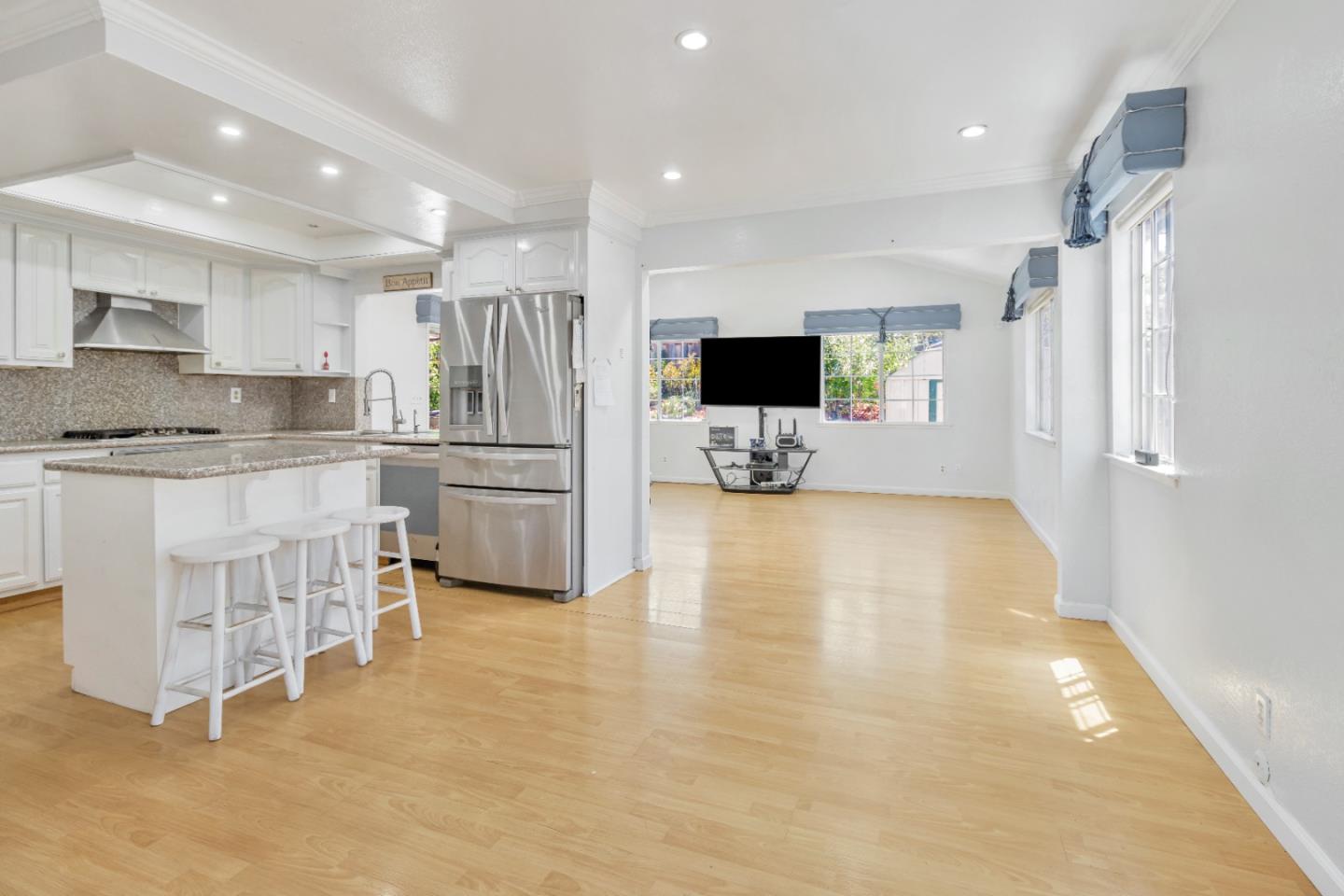 Detail Gallery Image 23 of 48 For 1394 Glacier Dr, Milpitas,  CA 95035 - 5 Beds | 2/1 Baths