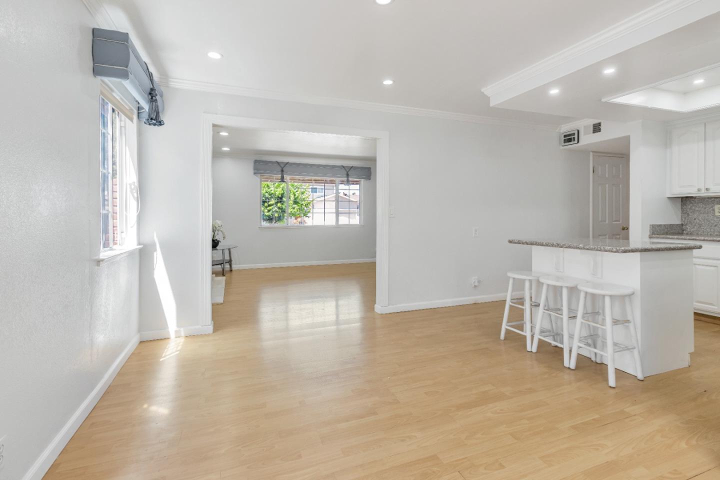 Detail Gallery Image 24 of 48 For 1394 Glacier Dr, Milpitas,  CA 95035 - 5 Beds | 2/1 Baths