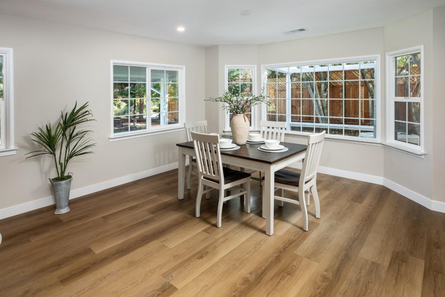 Detail Gallery Image 5 of 26 For 706 University Ave, Los Altos,  CA 94022 - 3 Beds | 3 Baths