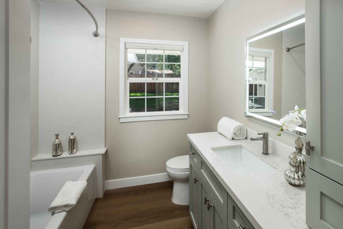 Detail Gallery Image 7 of 26 For 706 University Ave, Los Altos,  CA 94022 - 3 Beds | 3 Baths