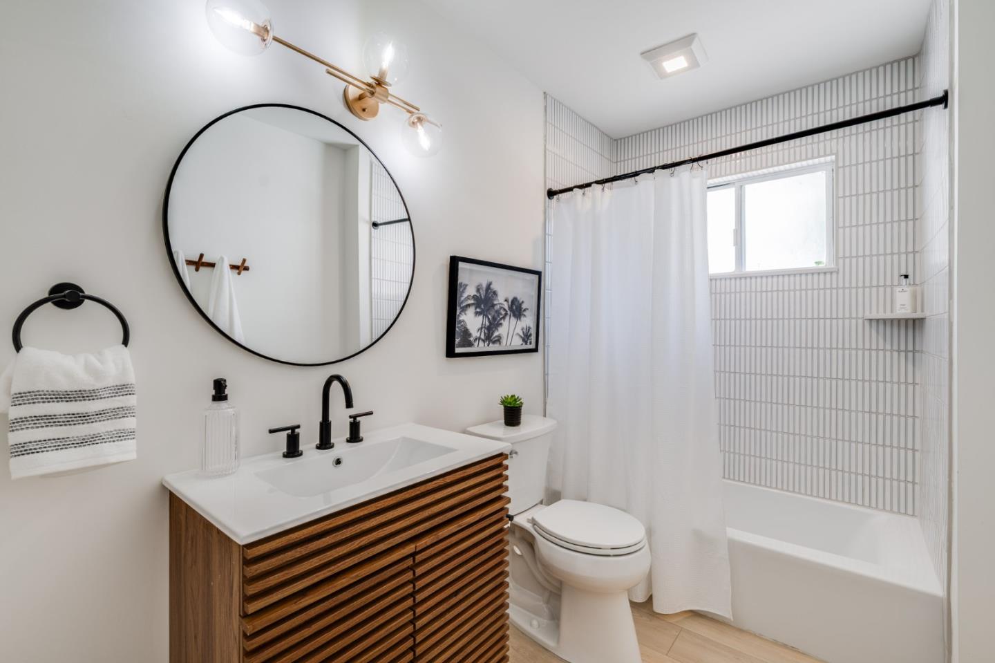 Detail Gallery Image 14 of 53 For 421 Oxford Way, Santa Cruz,  CA 95060 - 4 Beds | 2 Baths