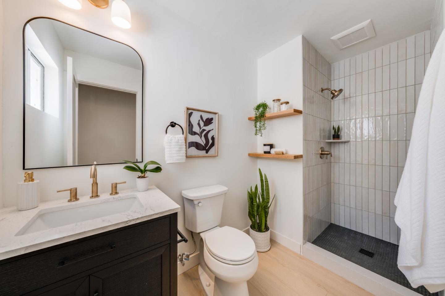 Detail Gallery Image 19 of 53 For 421 Oxford Way, Santa Cruz,  CA 95060 - 4 Beds | 2 Baths