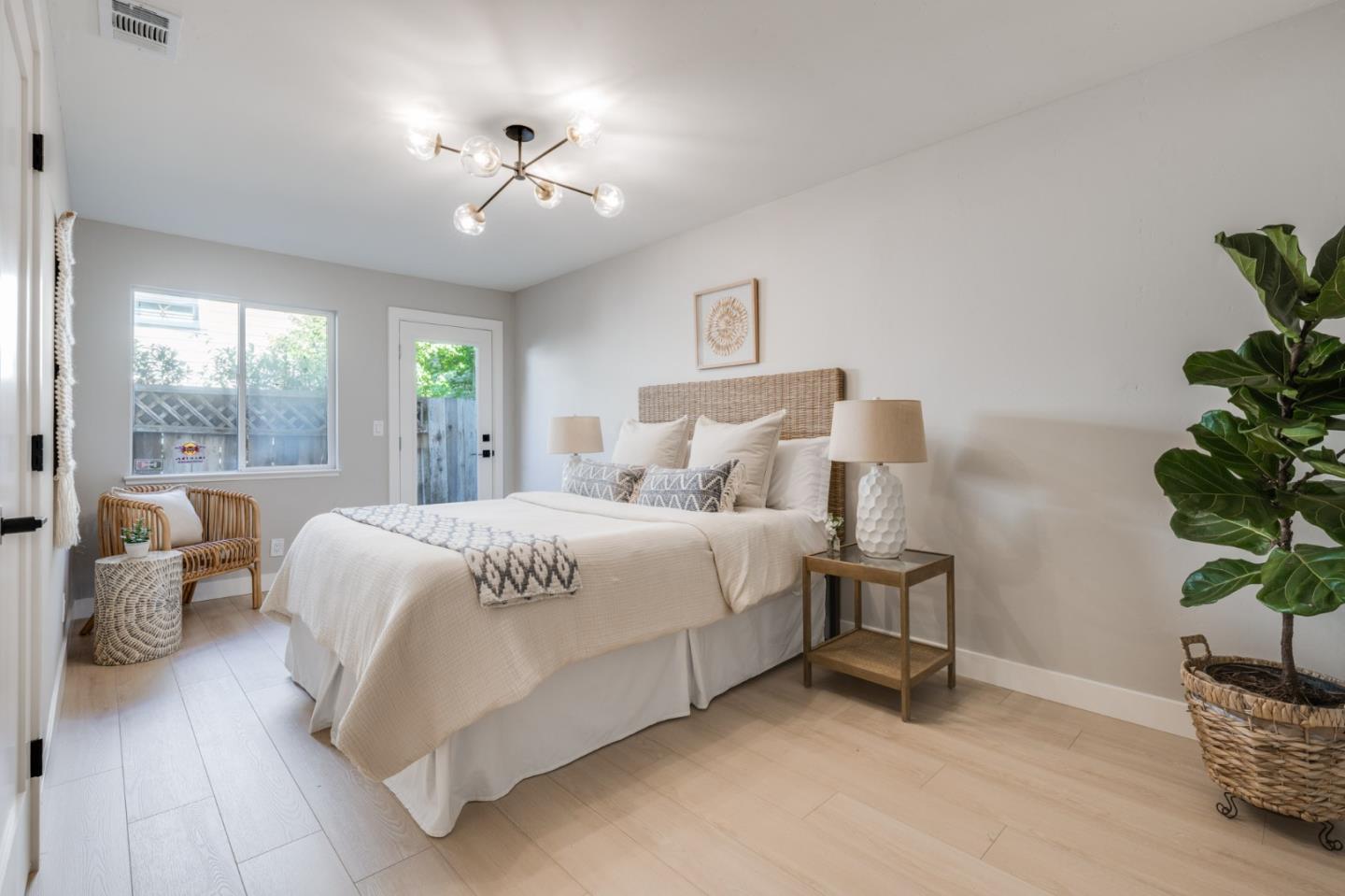 Detail Gallery Image 21 of 53 For 421 Oxford Way, Santa Cruz,  CA 95060 - 4 Beds | 2 Baths