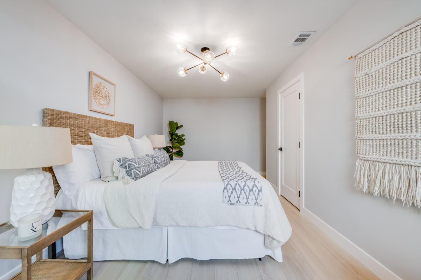Detail Gallery Image 22 of 53 For 421 Oxford Way, Santa Cruz,  CA 95060 - 4 Beds | 2 Baths