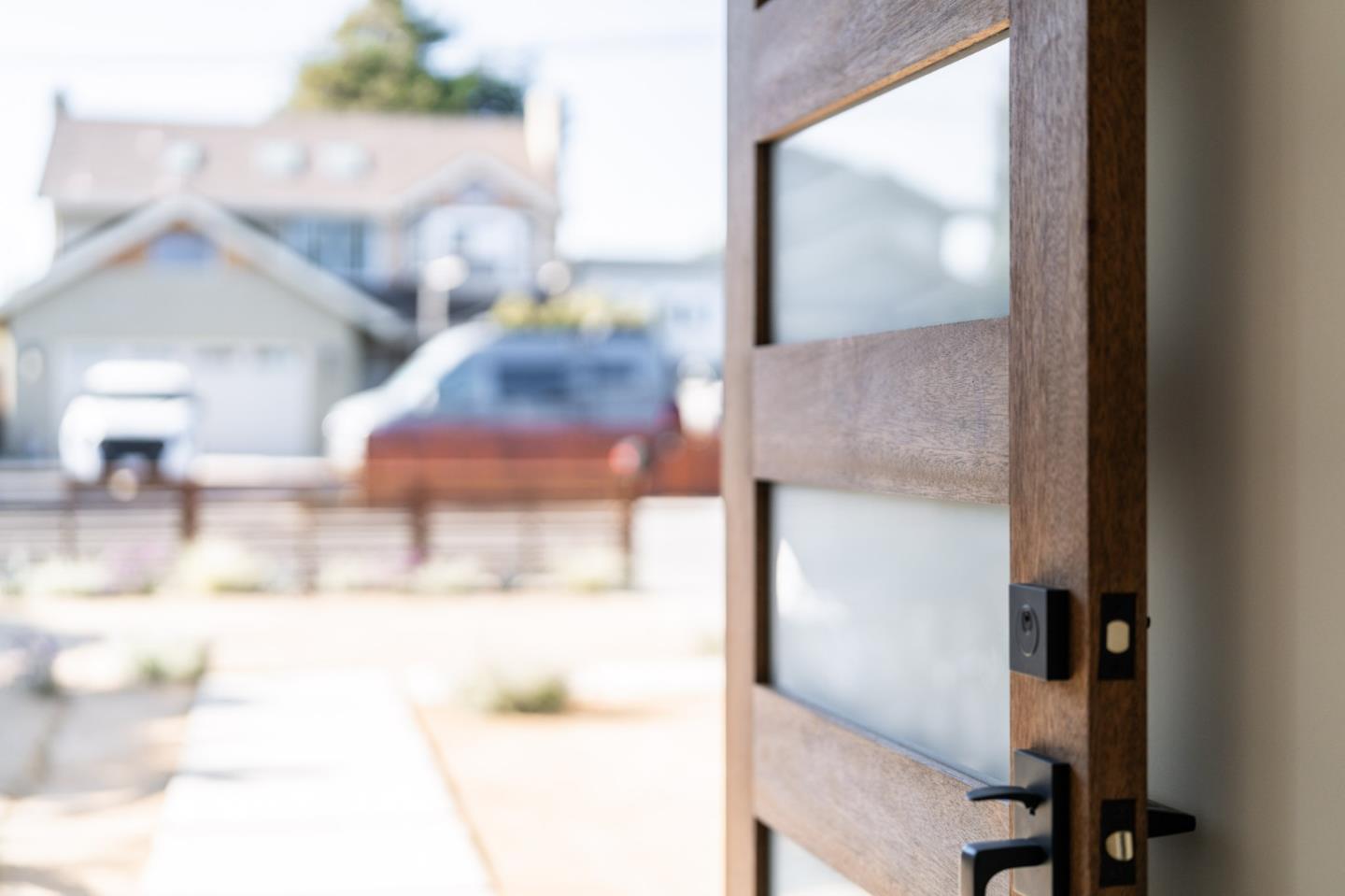 Detail Gallery Image 4 of 53 For 421 Oxford Way, Santa Cruz,  CA 95060 - 4 Beds | 2 Baths