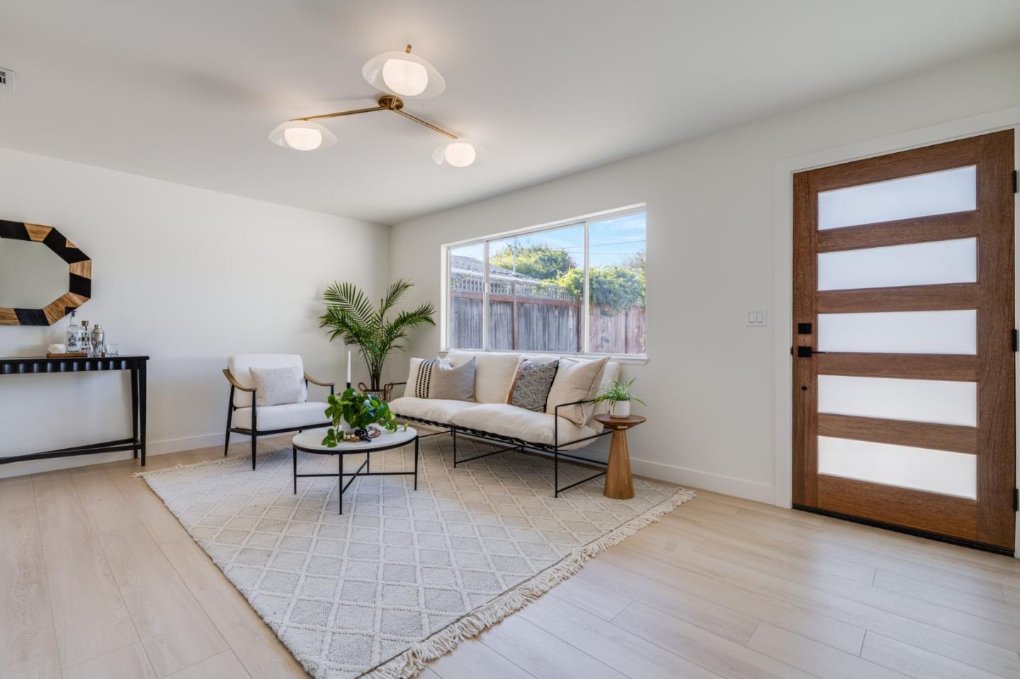 Detail Gallery Image 5 of 53 For 421 Oxford Way, Santa Cruz,  CA 95060 - 4 Beds | 2 Baths