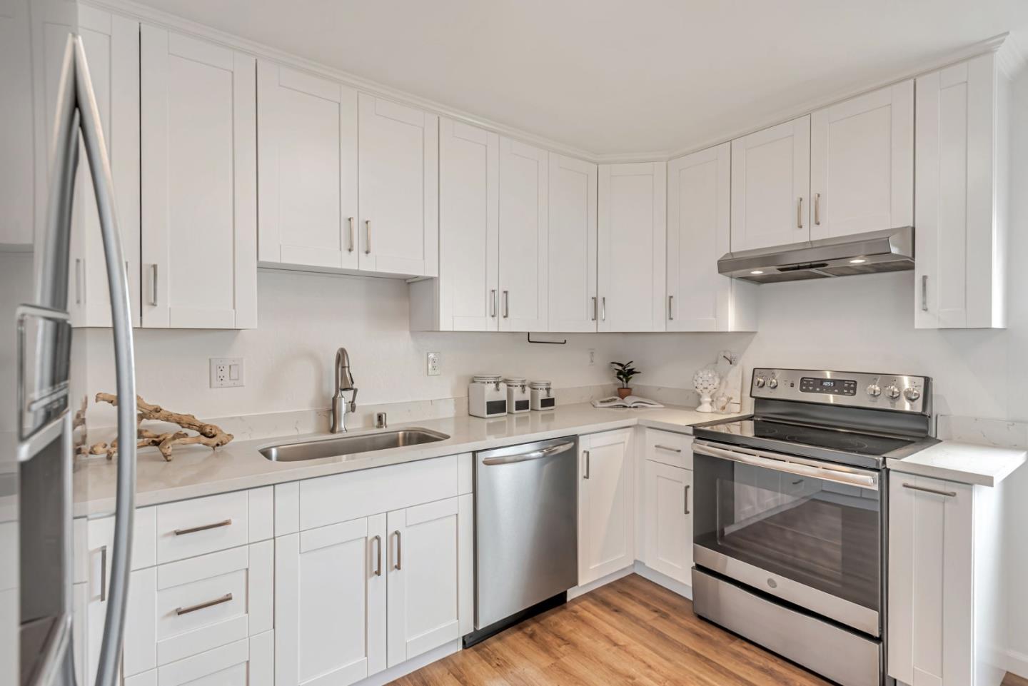 Detail Gallery Image 16 of 38 For 193 Linden Ave #1,  San Bruno,  CA 94066 - 2 Beds | 1/1 Baths