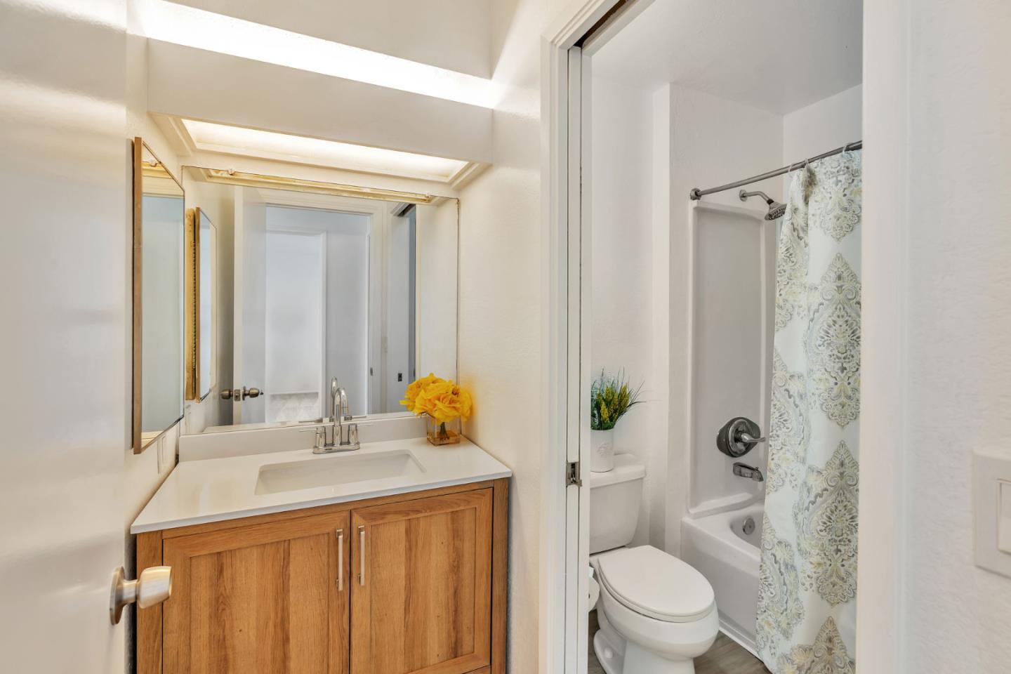 Detail Gallery Image 15 of 42 For 2416 N Main St #F,  Salinas,  CA 93906 - 2 Beds | 1/1 Baths