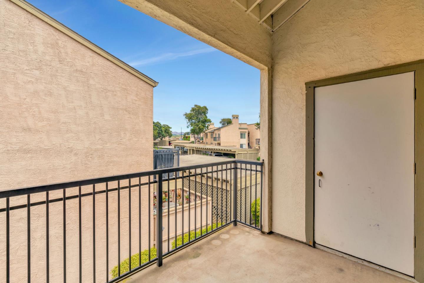 Detail Gallery Image 31 of 42 For 2416 N Main St #F,  Salinas,  CA 93906 - 2 Beds | 1/1 Baths