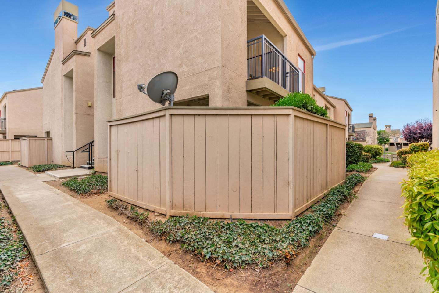 Detail Gallery Image 36 of 42 For 2416 N Main St #F,  Salinas,  CA 93906 - 2 Beds | 1/1 Baths