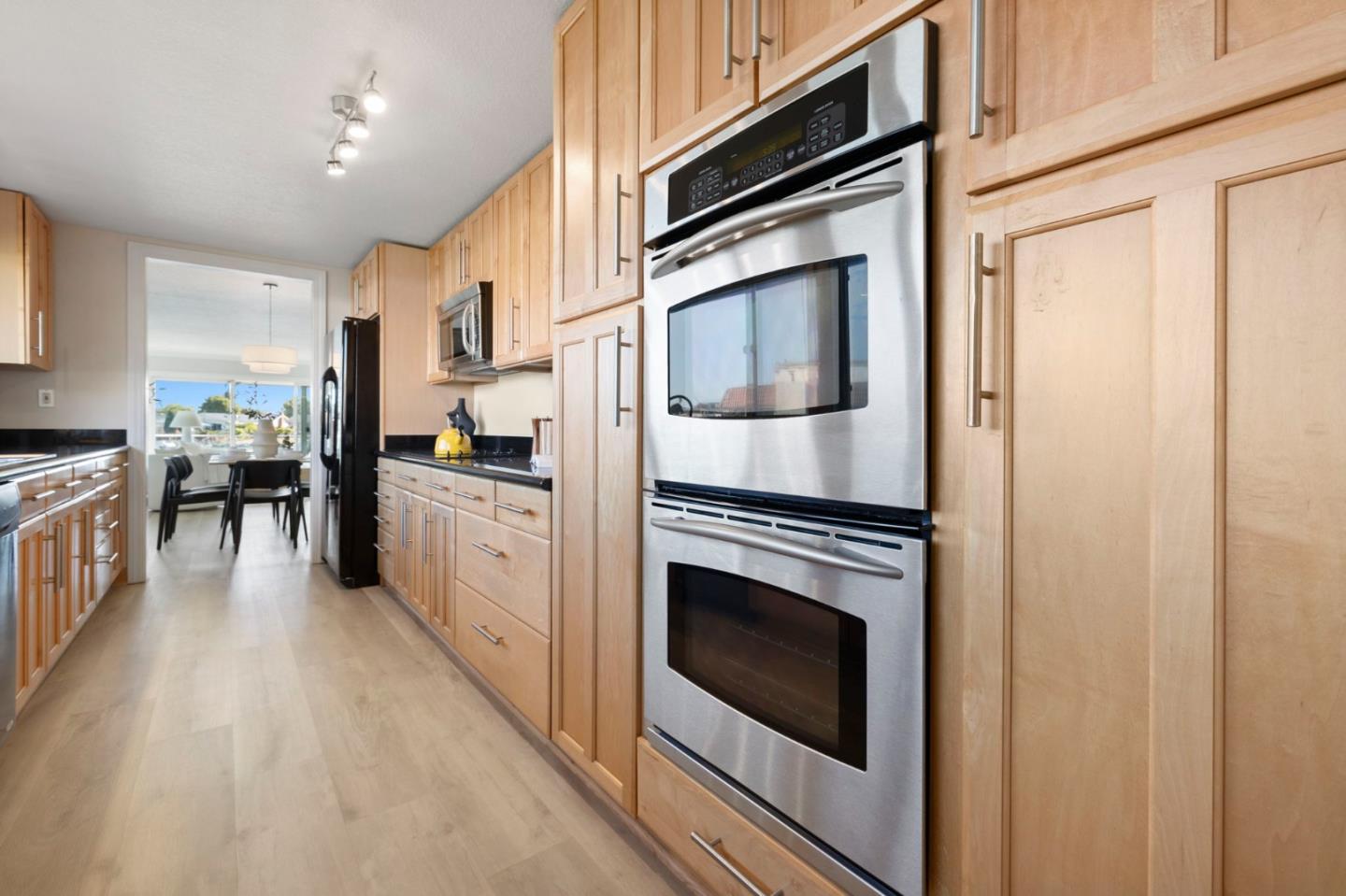 Detail Gallery Image 22 of 79 For 464 Fathom Dr, San Mateo,  CA 94404 - 3 Beds | 2 Baths