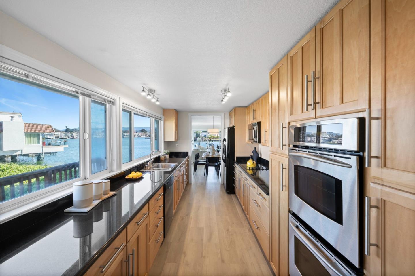 Detail Gallery Image 23 of 79 For 464 Fathom Dr, San Mateo,  CA 94404 - 3 Beds | 2 Baths